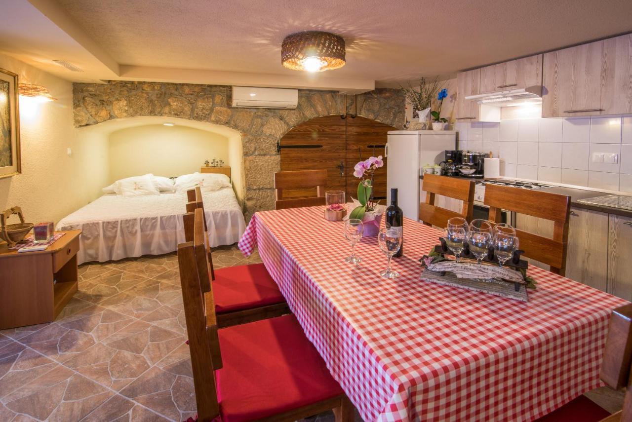 Apartment Samanic Malinska Kültér fotó