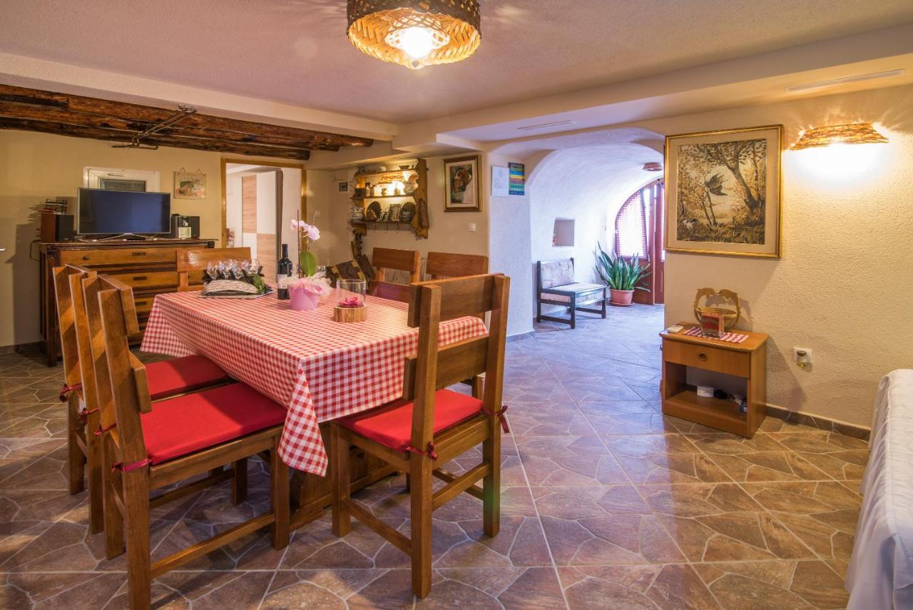 Apartment Samanic Malinska Kültér fotó