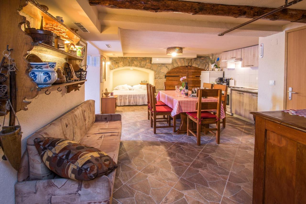 Apartment Samanic Malinska Kültér fotó