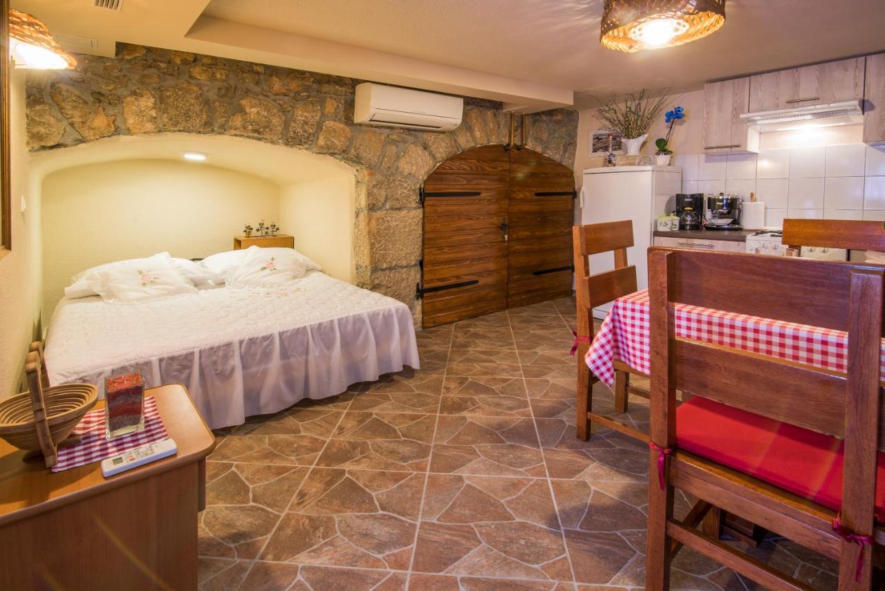 Apartment Samanic Malinska Kültér fotó